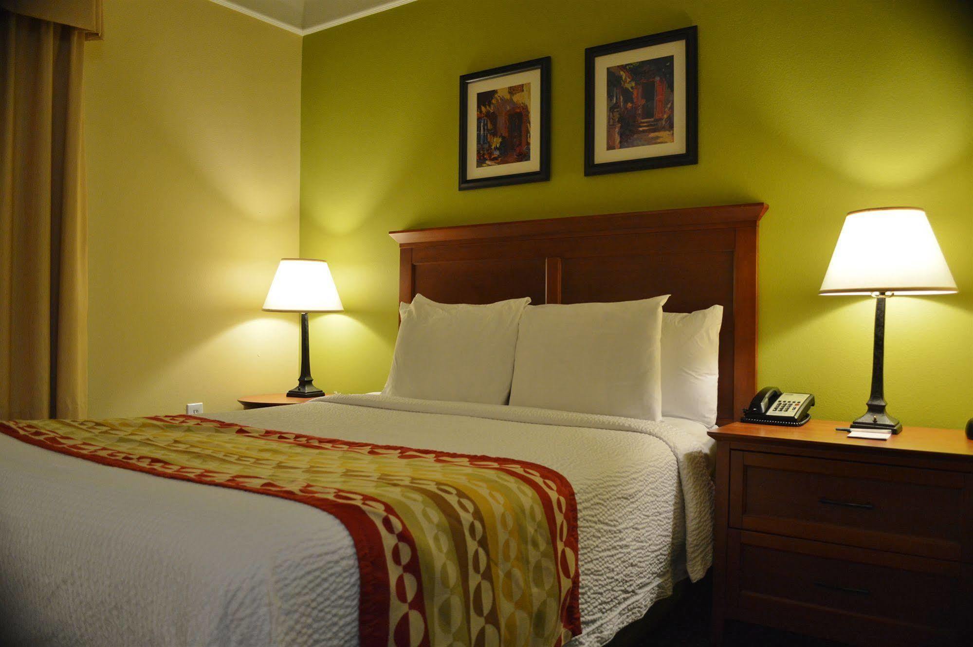 Towneplace Suites Stafford Extérieur photo
